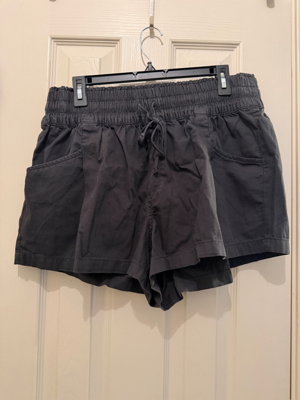 Woman’s aerie size large shorts nwt
